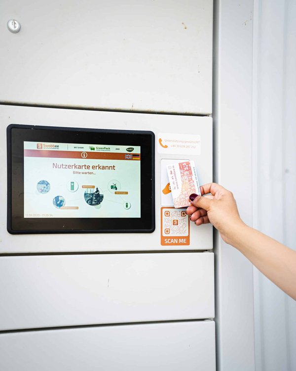 How can you extend the battery life of a Lenovo Yoga C940 during video conferencing?